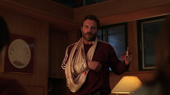 Kaleidoscope - Pink: 6 Months After the Heist - Photos - Jai Courtney