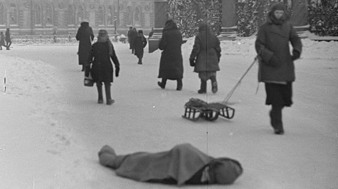 1942, un monde en guerre - Janvier - Filmfotók