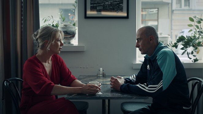 The Good Driver - Van film - Alma Pöysti, Malin Krastev