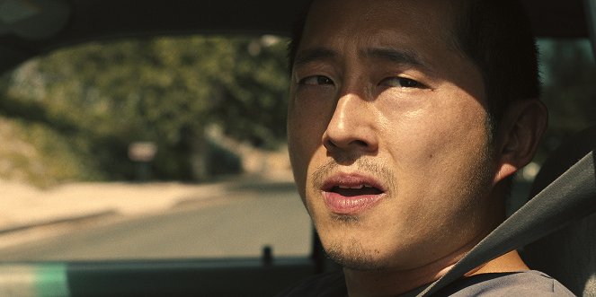 Bronca - Los pájaros no cantan, gritan de dolor - De la película - Steven Yeun