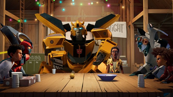 Transformers: La chispa de la Tierra - Moo-ving In - De la película
