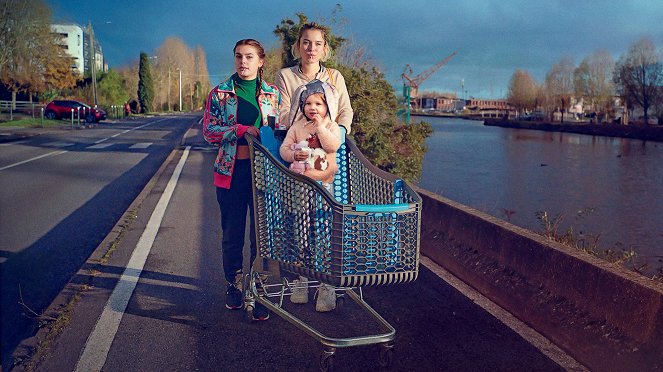 Little Ones - Photos - Pili Groyne, Lucie Charles-Alfred