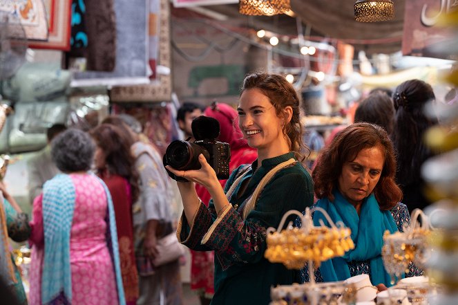 ¿Y que tendrá que ver el amor? - De la película - Lily James