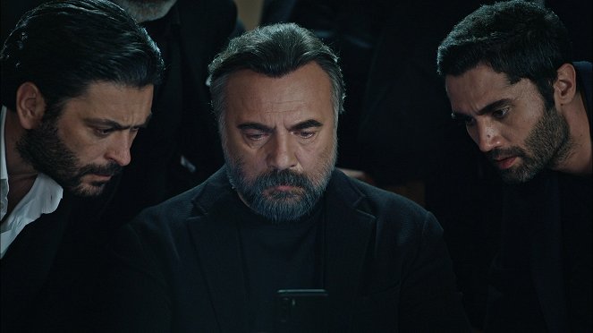 Eşkiya Dünyaya Hükümdar Olmaz - De la película - Oktay Kaynarca