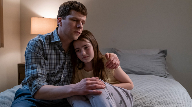 Fleishman Is in Trouble - Welcome to Paniquil - Filmfotos - Jesse Eisenberg