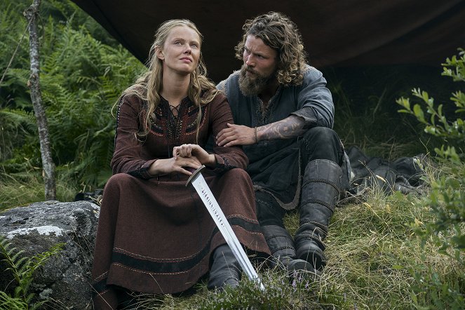 Vikingos: Valhalla - Season 2 - La red del Destino - De la película - Frida Gustavsson, Leo Suter