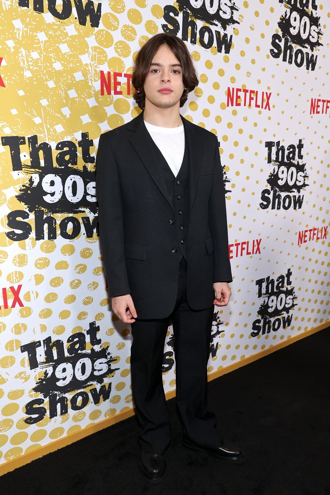 Zlatá devadesátá - Série 1 - Z akcií - That 90's Show S1 premiere at Netflix Tudum Theater on January 12, 2023 in Los Angeles, California - Mace Coronel