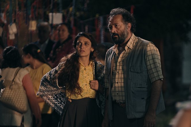 Şahmaran - La agonía de la Tierra - De la película - Elif Nur Kerkük, Mehmet Bilge Aslan