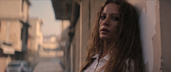 Şahmaran - Lo que dice la lluvia - De la película - Serenay Sarıkaya