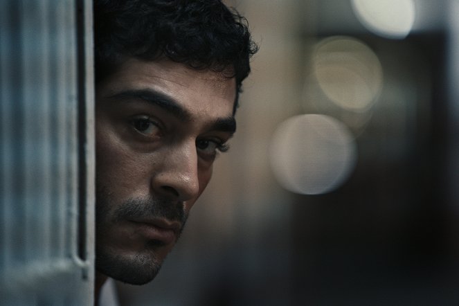 Şahmaran - Aşkın Tekerrürü - Kuvat elokuvasta - Burak Deniz
