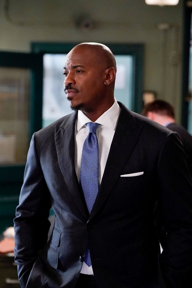 New York District / New York Police Judiciaire - Season 22 - Only the Lonely - Film - Mehcad Brooks