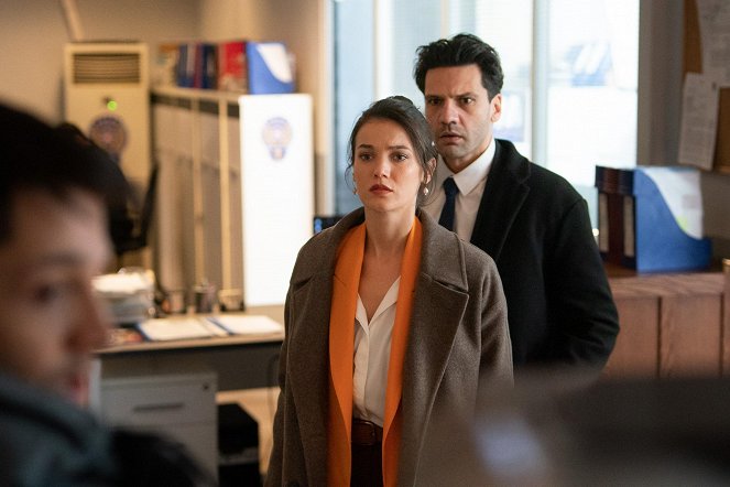 The Judgment - Season 2 - Episode 20 - Photos - Pınar Deniz, Kaan Urgancıoğlu