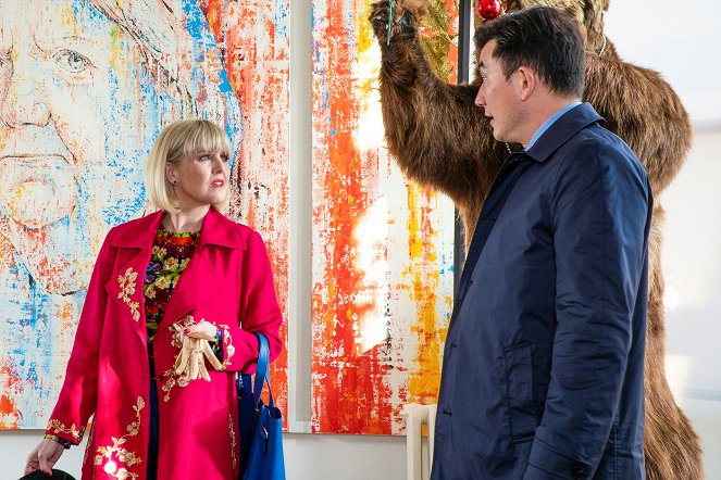 Agatha Raisin - Season 4 - Kissing Christmas Goodbye - Photos