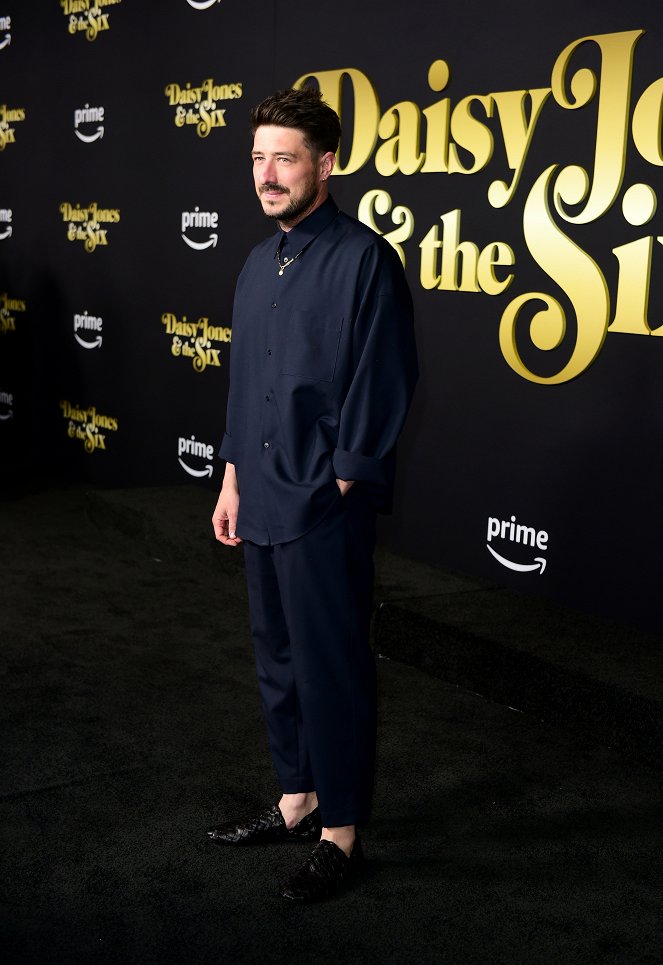 Daisy Jones & the Six - De eventos - Daisy Jones & The Six Los Angeles Red Carpet Premiere and Screening at TCL Chinese Theatre on February 23, 2023 in Hollywood, California - Marcus Mumford