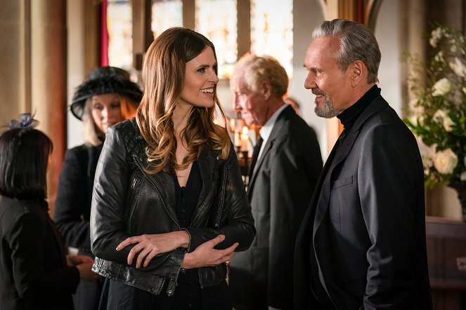 Ted Lasso - Season 2 - No Weddings and a Funeral - Photos - Ellie Taylor, Anthony Head