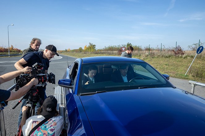 Jedna rodina - Lajkujte! - De filmagens - Zuzana Vejvodová, Stanislav Majer