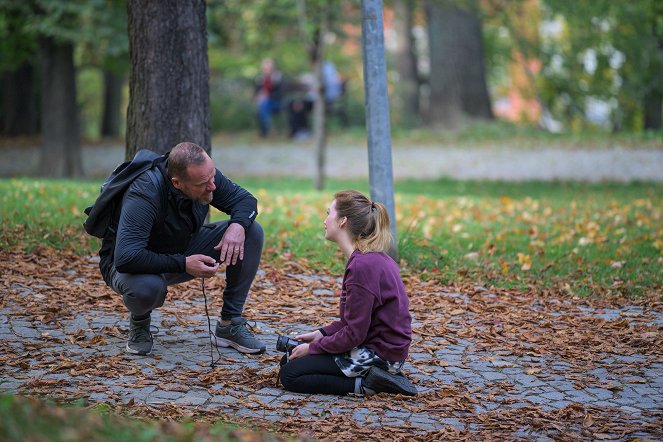 Jedna rodina - Lajkujte! - Photos - Filip Blažek, Denisa Biskupová