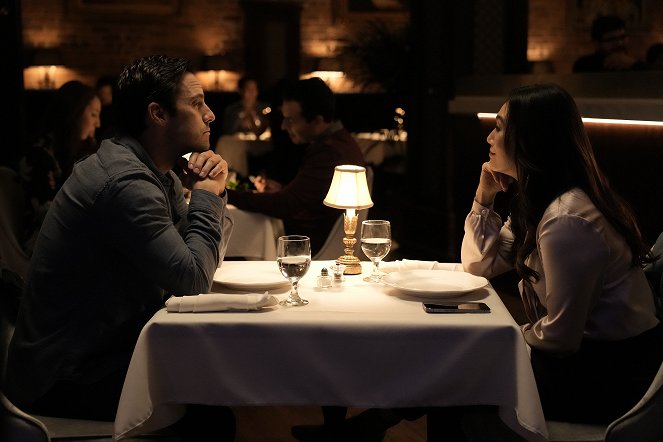 Riskantní známost - A Sparkling Reputation - Z filmu - Milo Ventimiglia, Catherine Haena Kim
