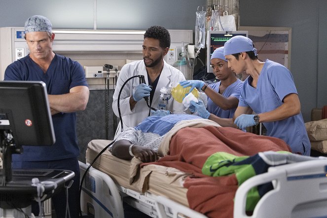 Chirurgové - Hvězdný hráč - Z filmu - Chris Carmack, Anthony Hill, Alexis Floyd, Harry Shum Jr.