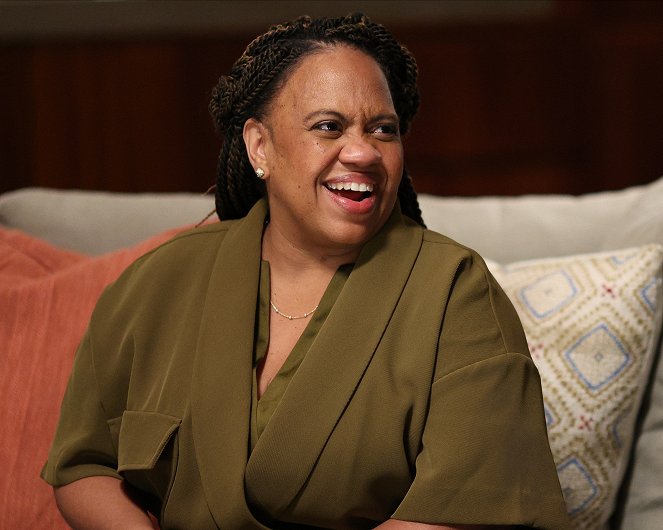 Grey's Anatomy - Love Don't Cost a Thing - Photos - Chandra Wilson
