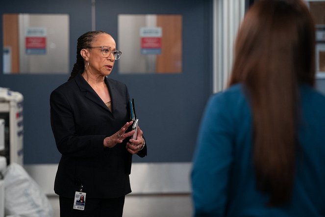 Chicago Med - Those Times You Have to Cross the Line - Film - S. Epatha Merkerson