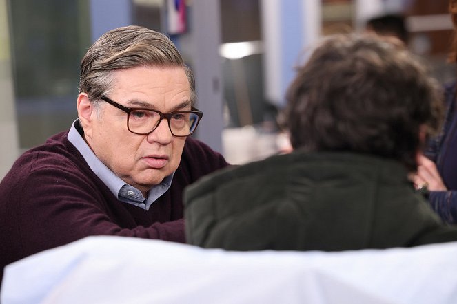 Chicago Med - Those Times You Have to Cross the Line - Photos - Oliver Platt
