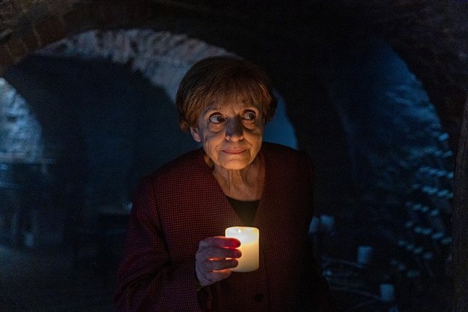Miss Merkel - Ein Uckermark-Krimi - Mord im Schloss - Kuvat elokuvasta