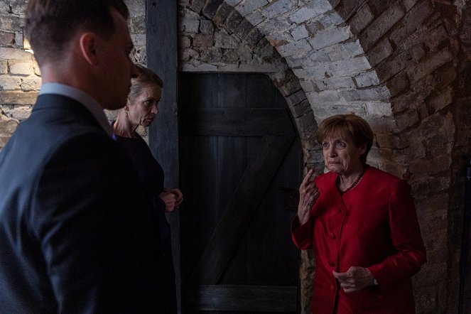 Miss Merkel - Ein Uckermark-Krimi - Mord im Schloss - De filmes