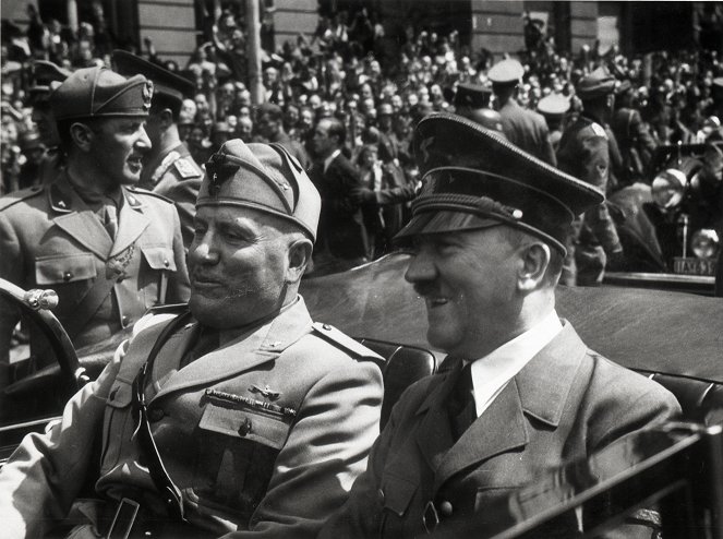 Hitler: The Lost Tapes - Do filme - Benito Mussolini, Adolf Hitler