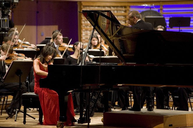 Abbado Conducts Mahler No. 1 & Prokofiev Piano Concerto No. 3 - De filmes - Yuja Wang
