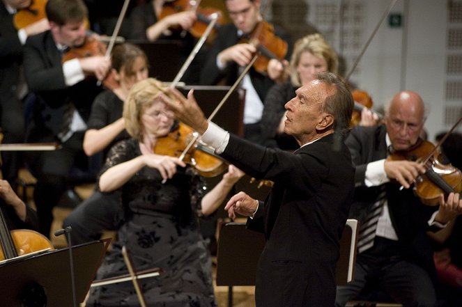 Claudio Abbado diriguje Prokofjeva a Mahlera - Z filmu