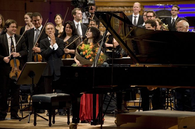 Claudio Abbado diriguje Prokofjeva a Mahlera - Z filmu - Yuja Wang