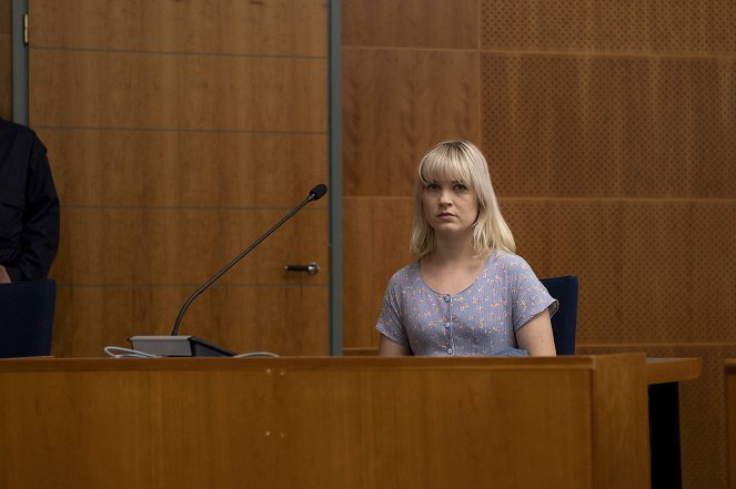 Piiritys - Oikeudenkäynti - Do filme - Anna Böhm