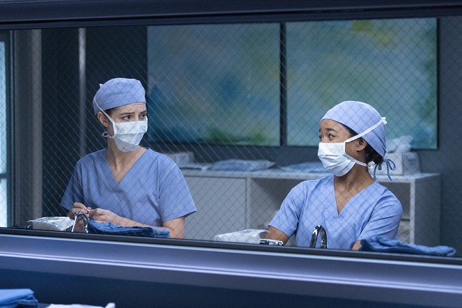 Grey's Anatomy - Season 19 - Gestion de crise - Film - Adelaide Kane, Alexis Floyd