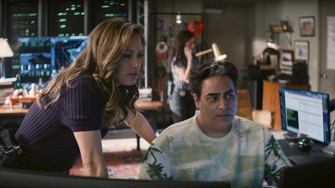 NCIS: Hawai'i - Family Ties - Van film - Vanessa Lachey, Jason Antoon