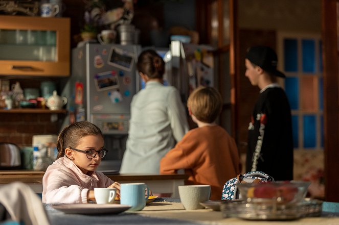 Jedna rodina - Série 1 - Jsem mizerná máma - Kuvat elokuvasta - Lotti Töpfer