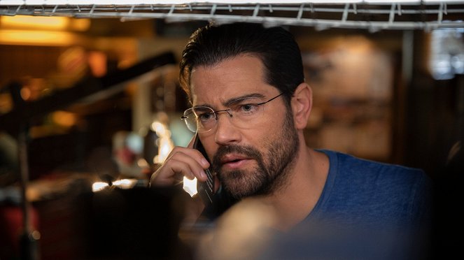 On a Wing and a Prayer - Van film - Jesse Metcalfe