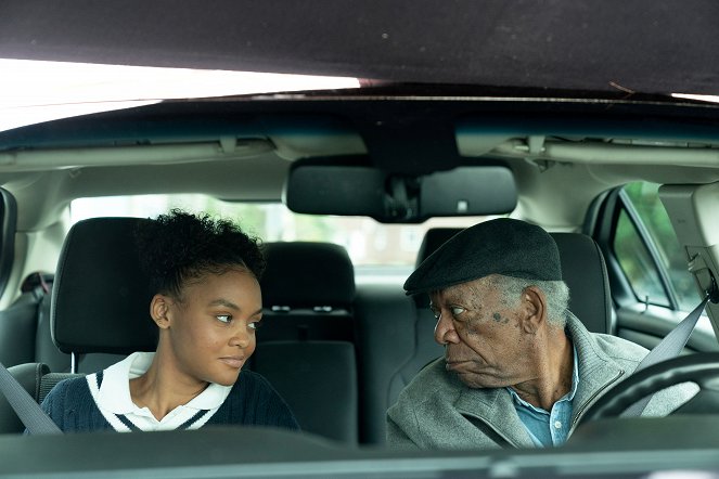 A Good Person - Van film - Celeste O'Connor, Morgan Freeman