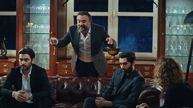 Eşkiya Dünyaya Hükümdar Olmaz - Episode 16 - Filmfotók - Ozan Akbaba, Oktay Kaynarca, Yunus Emre Yıldırımer