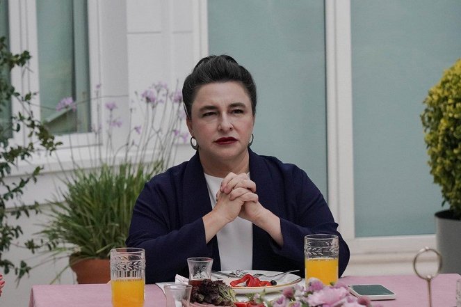 Bir Küçük Gün Işığı - Son Veda - Z filmu - Esra Dermancıoğlu