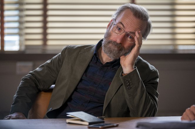 Lucky Hank - George Saunders - Filmfotos - Bob Odenkirk