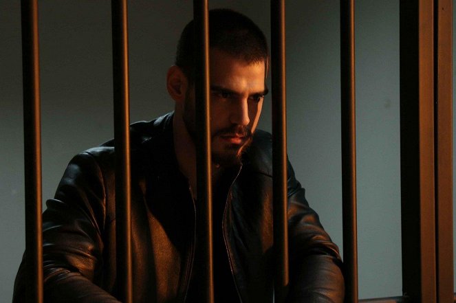Yalnız Kurt - Season 1 - Episode 17 - De la película - Hasan Denizyaran