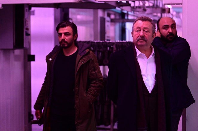 Ben Bu Cihana Sığmazam - Episode 10 - De la película