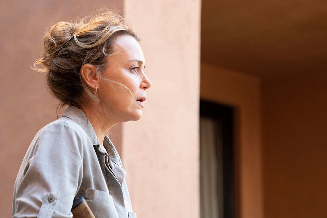 Crossfire - Tod in der Sonne - Episode 3 - Filmfotos - Keeley Hawes