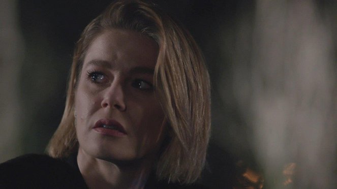 The 8th Day - Episode 4 - Photos - Burcu Biricik