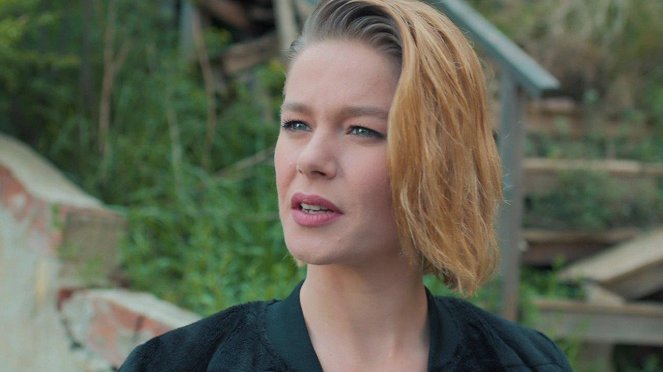 8. Gün - Episode 4 - Z filmu - Burcu Biricik