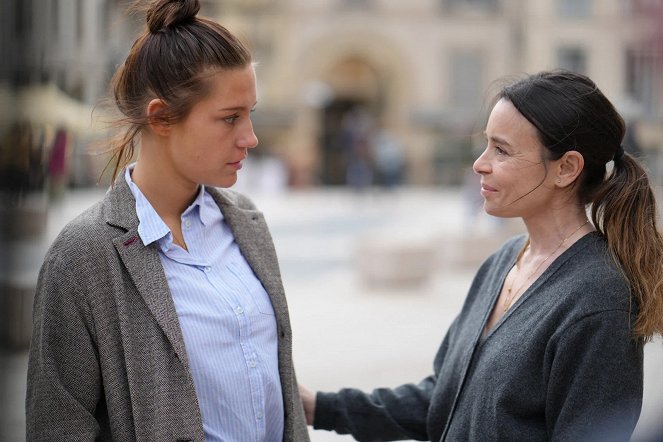 Las dos caras de la justicia - De la película - Adèle Exarchopoulos, Élodie Bouchez