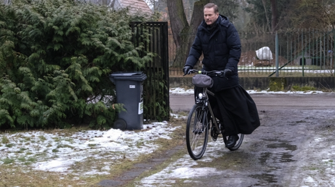 Ojciec Mateusz - Season 29 - Beryl - Van film - Artur Żmijewski