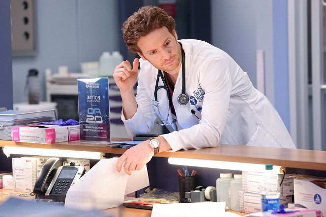 Chicago Med - Season 8 - What You See Isn't Always What You Get - Photos - Nick Gehlfuss