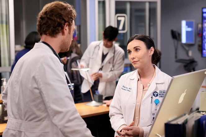 Chicago Med - On Days Like Today... Silver Linings Become Lifelines - Photos - Lilah Richcreek Estrada